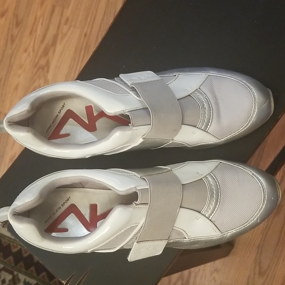 Womens shoes